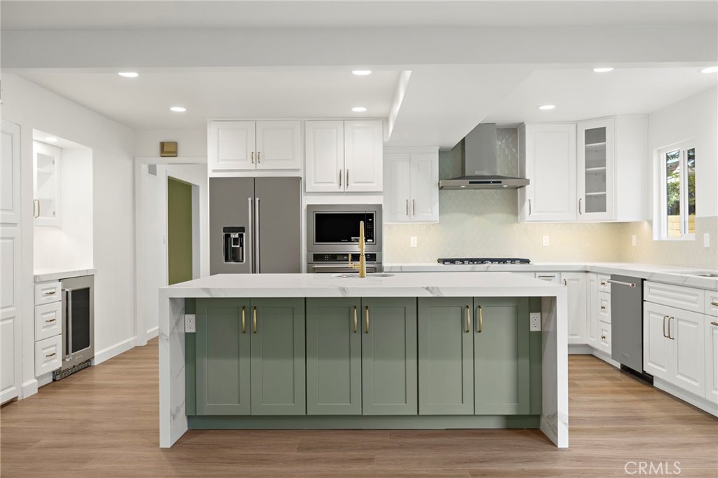 20152 Redlands Drive