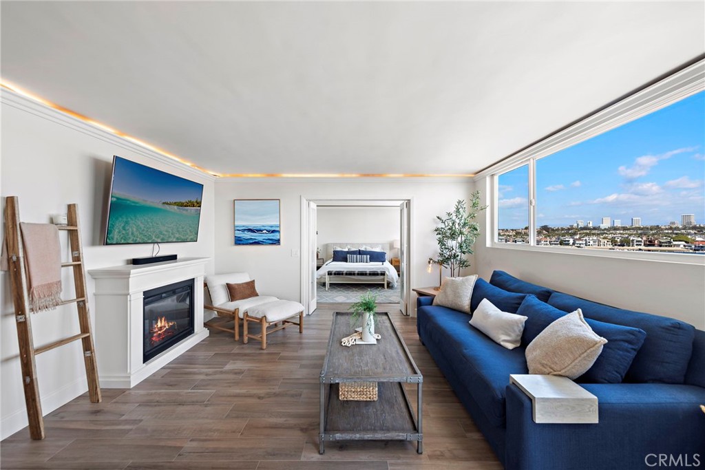 310 Fernando Street 303