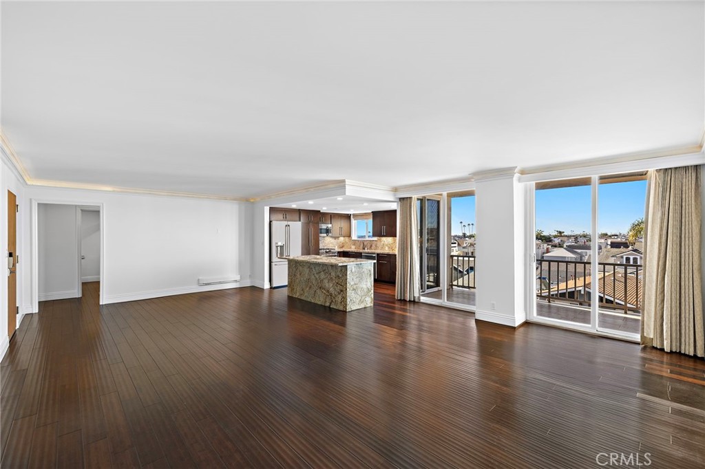 310 Fernando Street 307