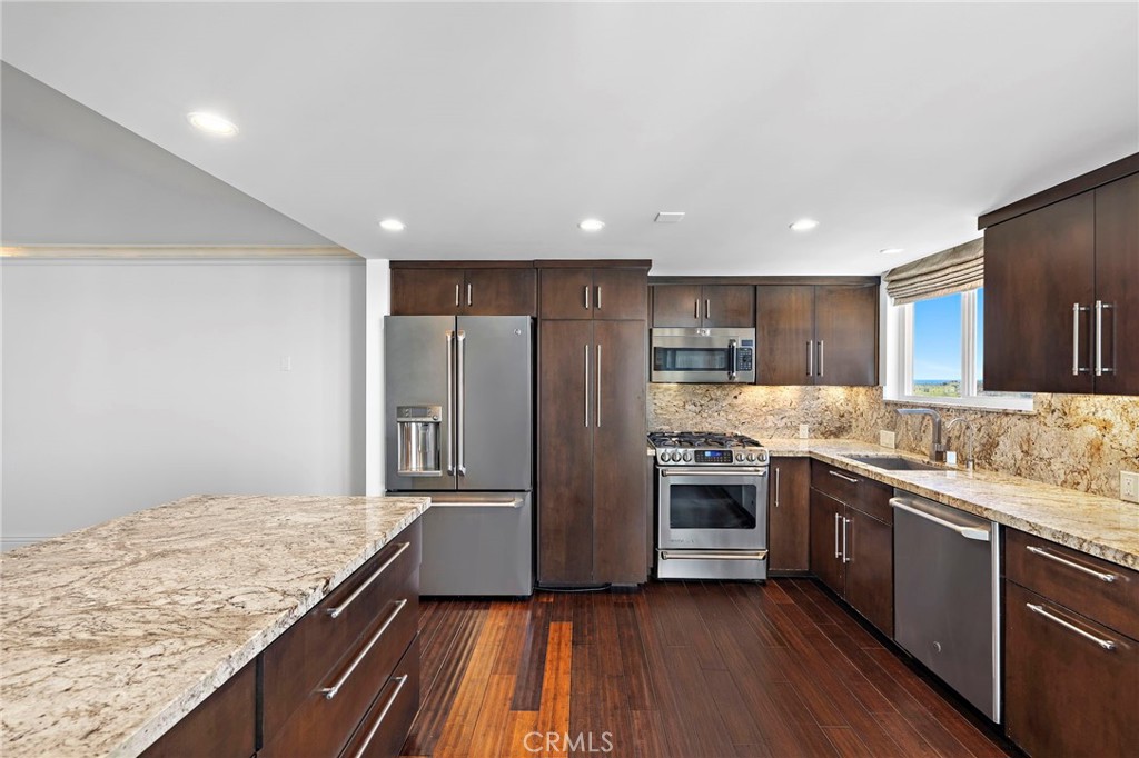 310 Fernando Street 307