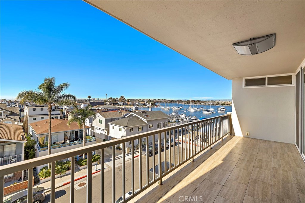 310 Fernando Street 307