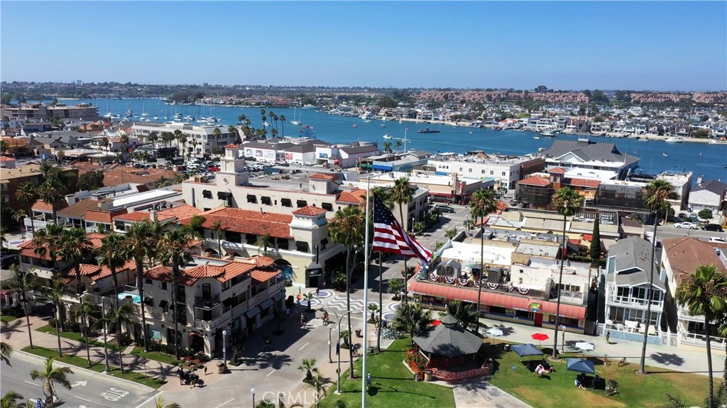 310 Fernando Street 307