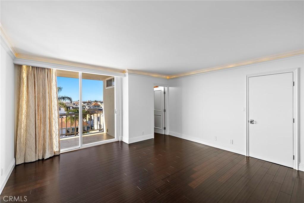 310 Fernando Street 307