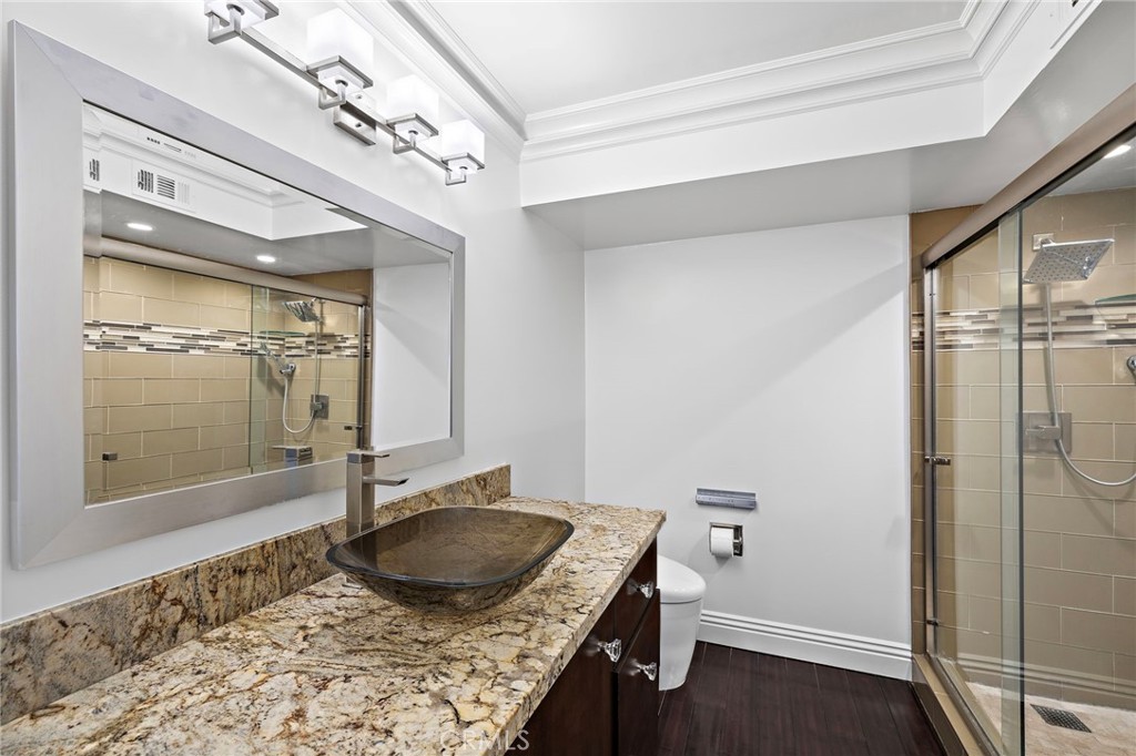 310 Fernando Street 307