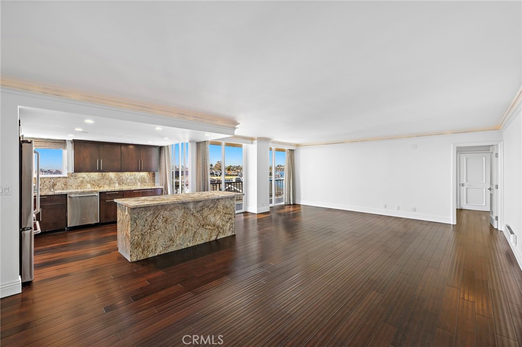 310 Fernando Street 307