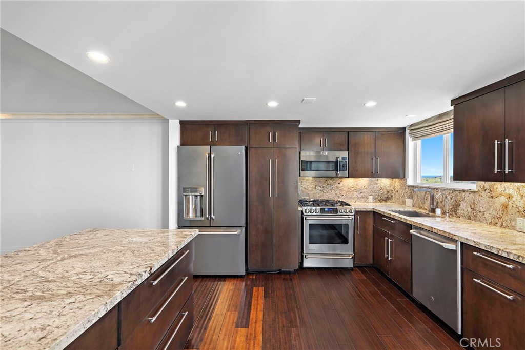 310 Fernando Street 307