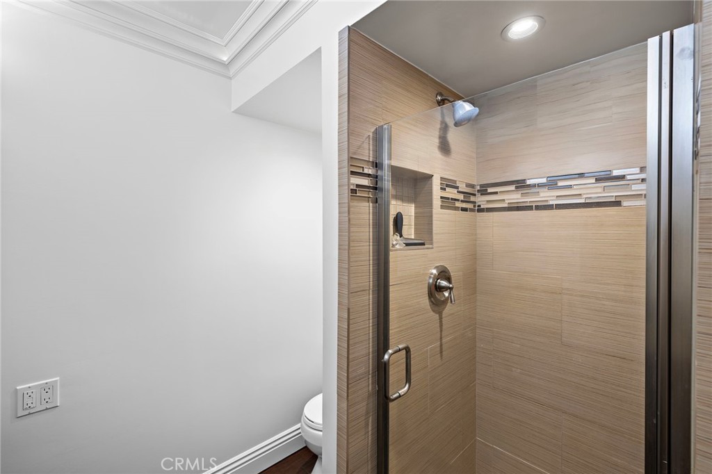 310 Fernando Street 307