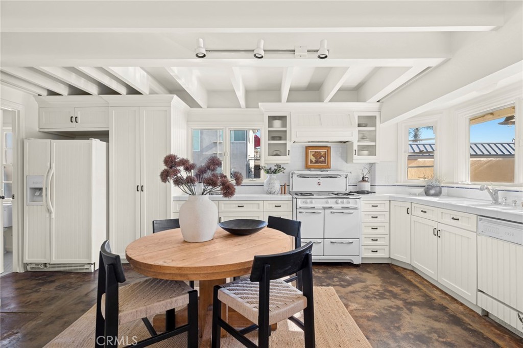 1300 W Balboa Boulevard