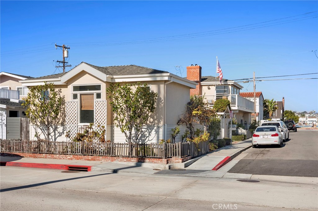 1300 W Balboa Boulevard