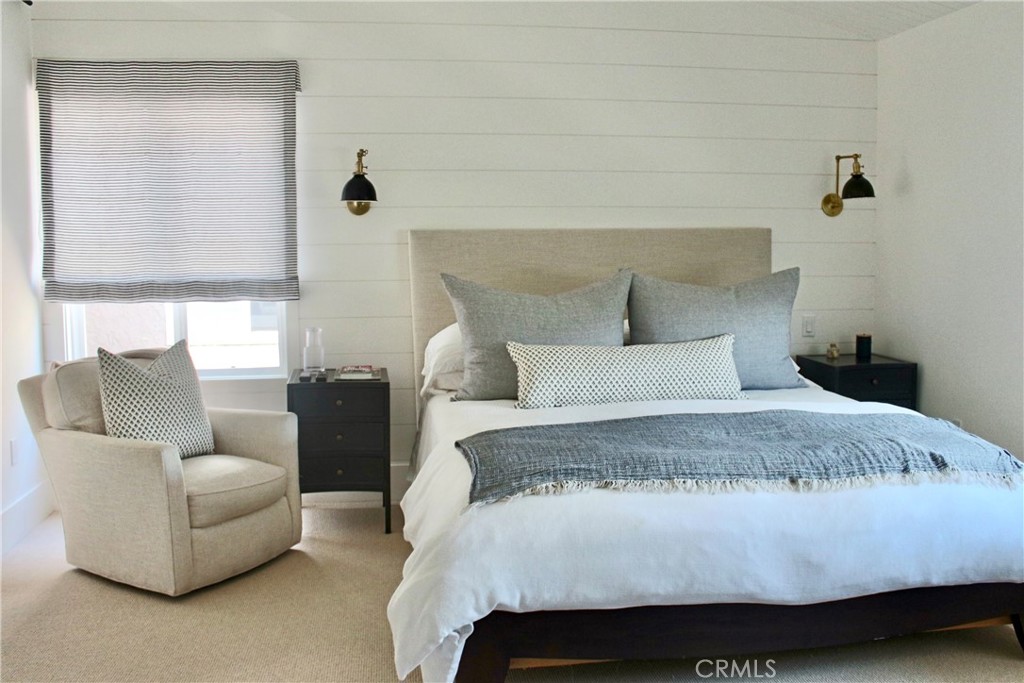 4407 W Coast Highway 4