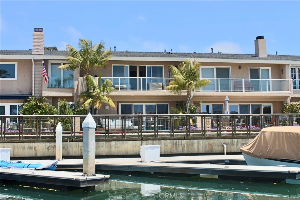 4407 W Coast Highway 4