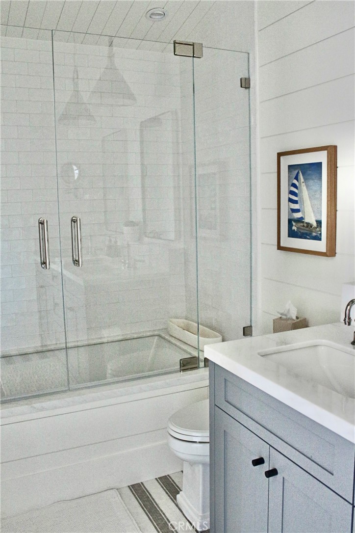 4407 W Coast Highway 4