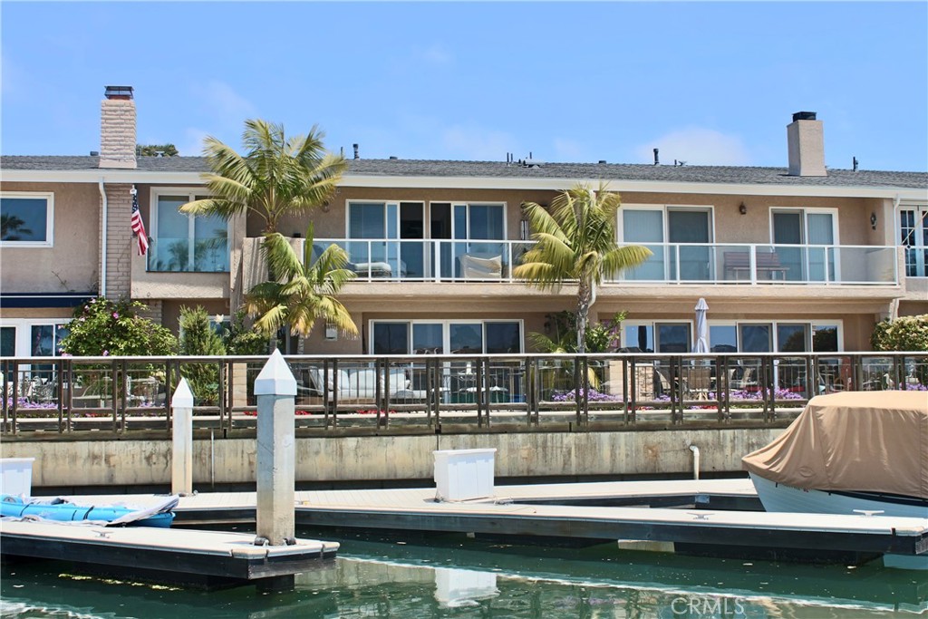 4407 W Coast Highway 4