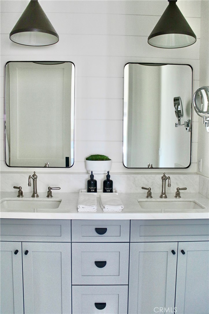 4407 W Coast Highway 4