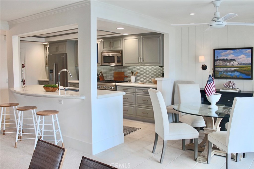 4407 W Coast Highway 4