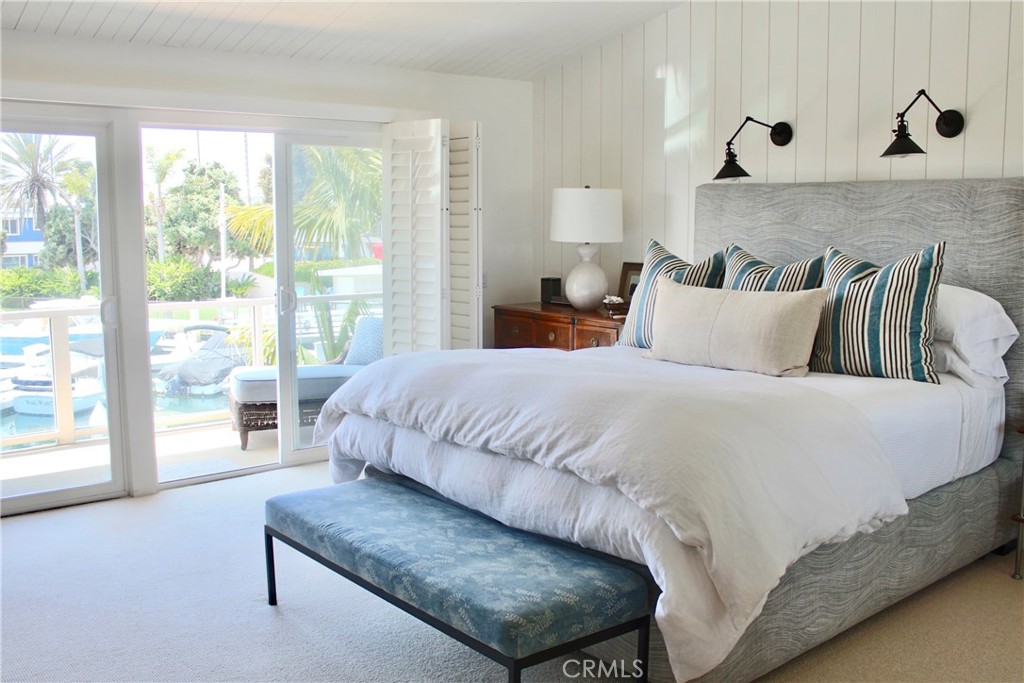 4407 W Coast Highway 4