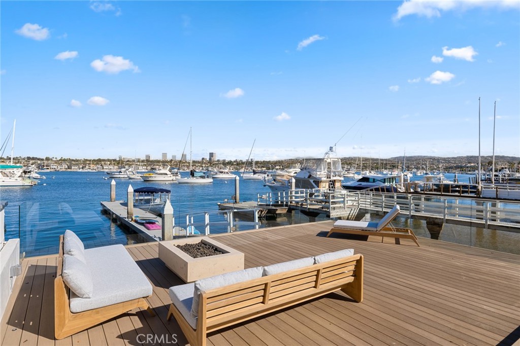 1126 E Balboa Boulevard