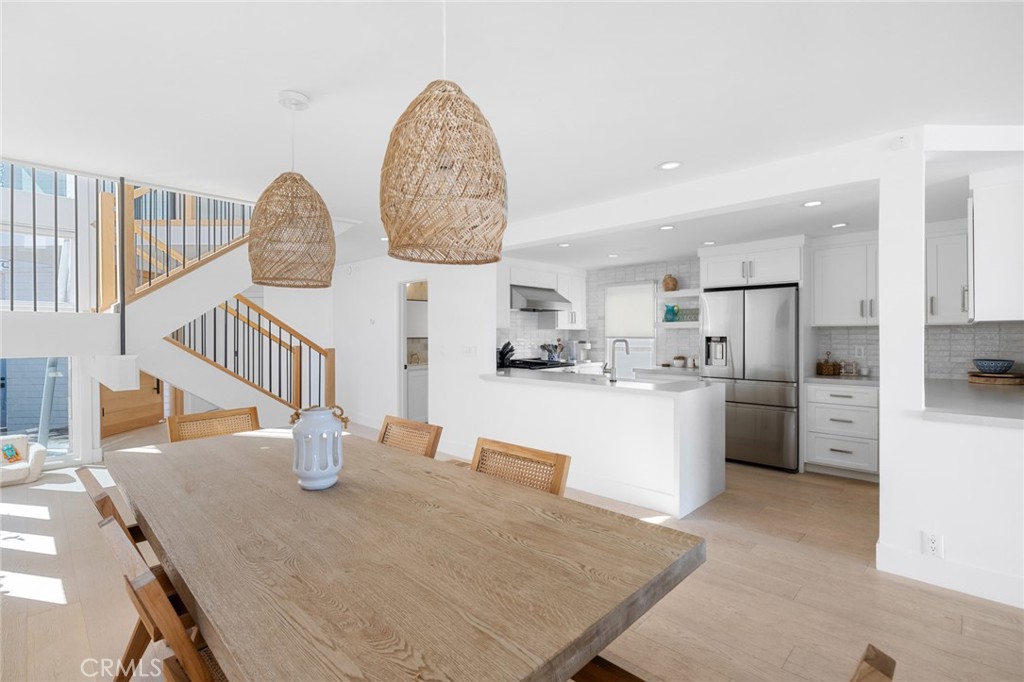 1126 E Balboa Boulevard