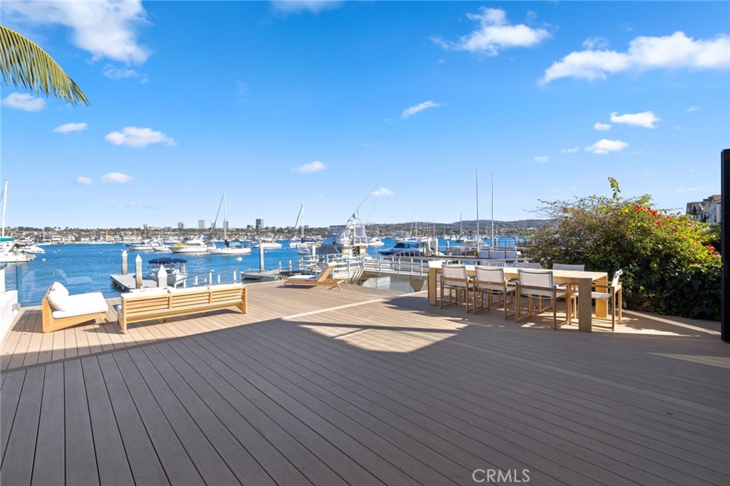 1126 E Balboa Boulevard