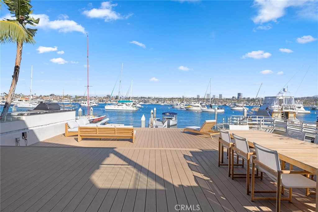 1126 E Balboa Boulevard