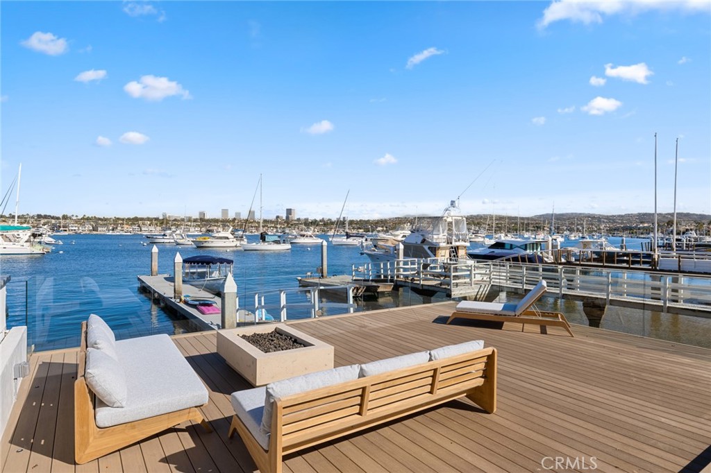 1126 E Balboa Boulevard