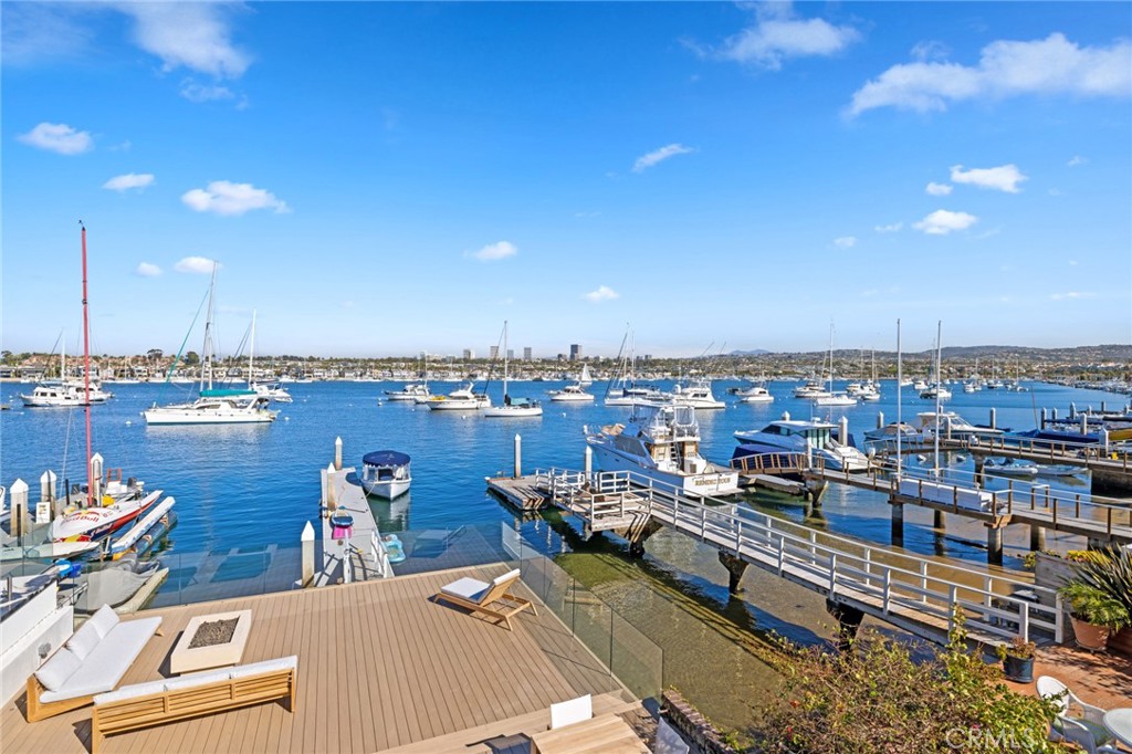 1126 E Balboa Boulevard