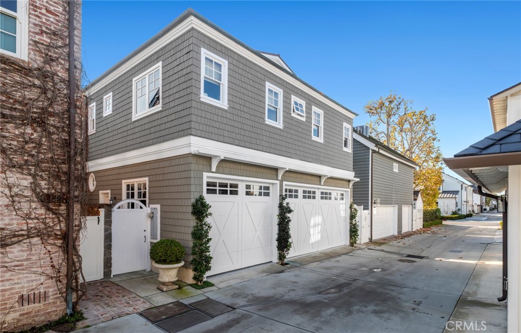 2601 Bayshore Drive