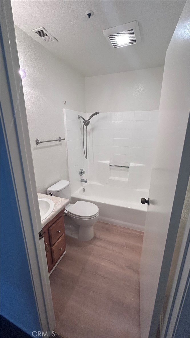 10626 Walnut Street