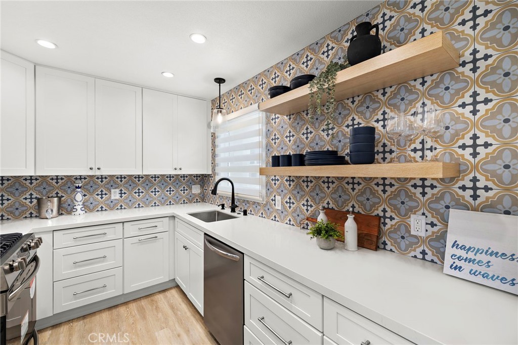 207 E Edgewater Avenue Rear