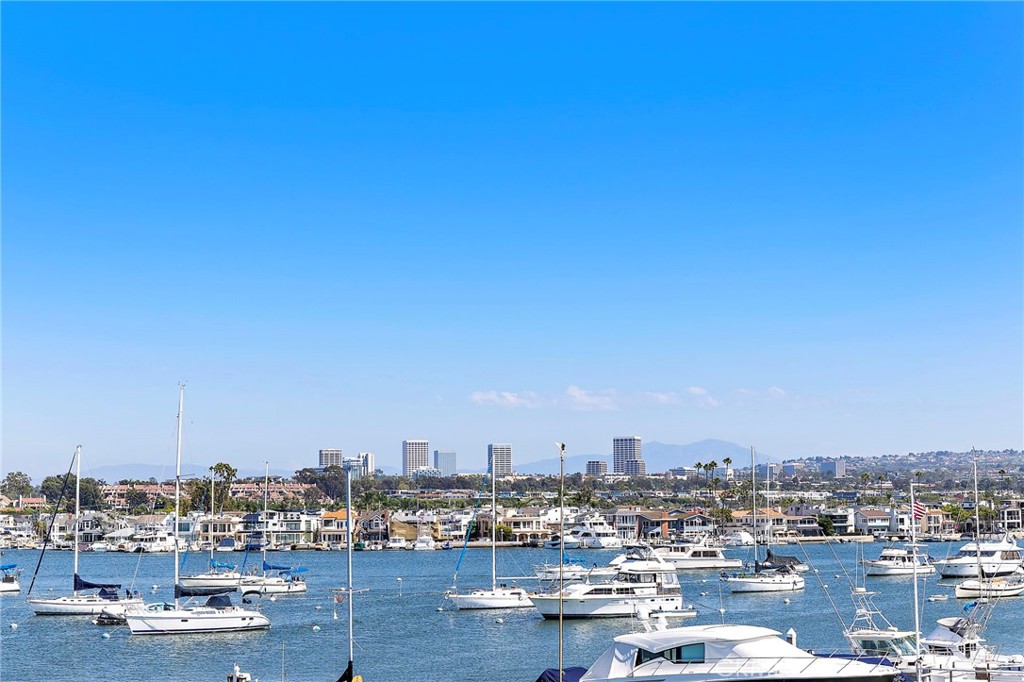 207 E Edgewater Avenue Rear