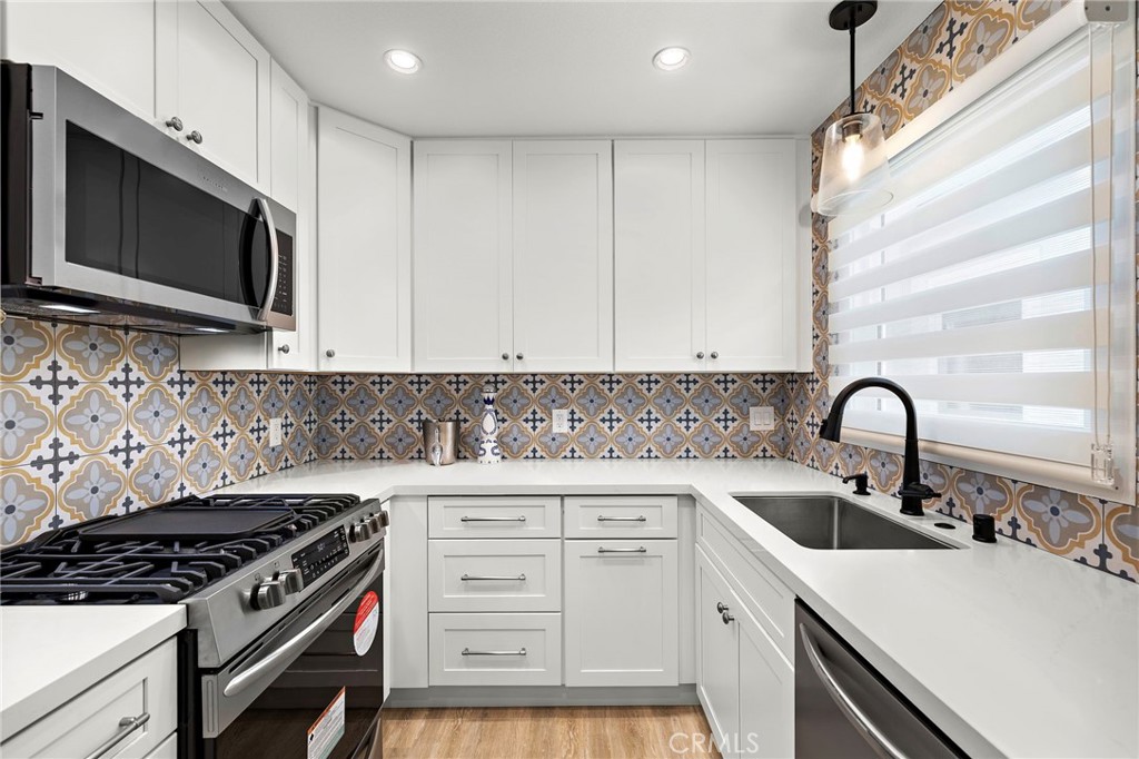 207 E Edgewater Avenue Rear