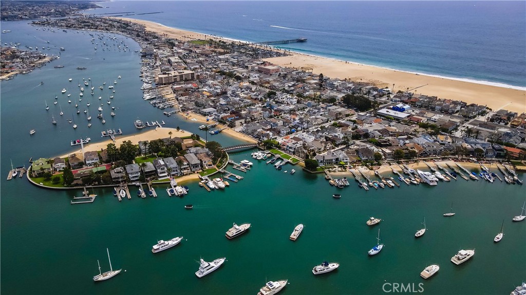 207 E Edgewater Avenue Rear