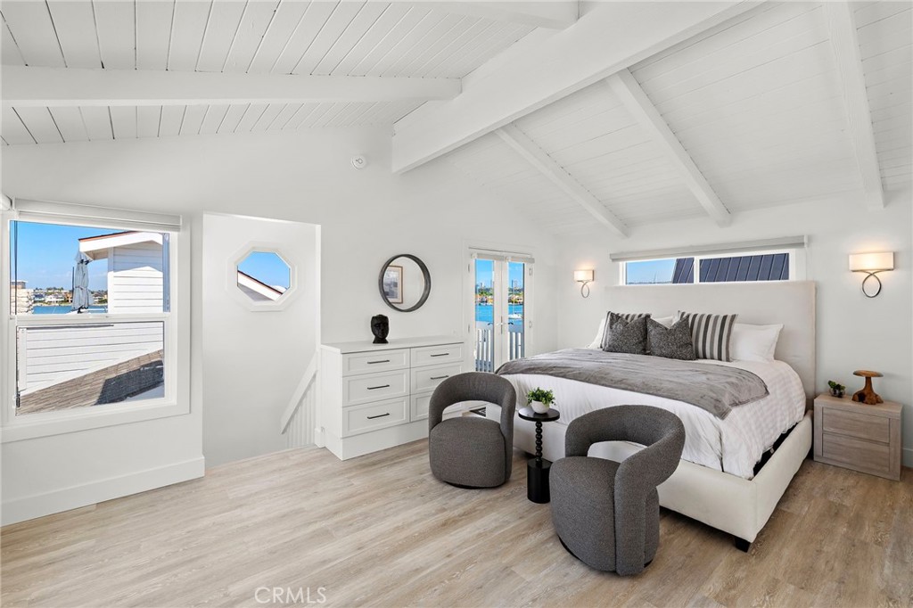 207 E Edgewater Avenue Rear