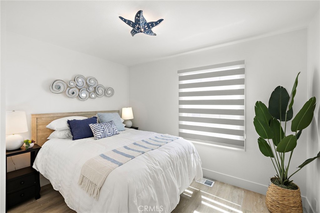 207 E Edgewater Avenue Rear