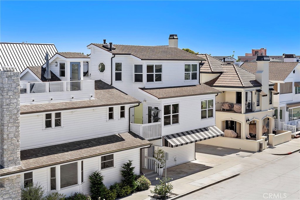 207 E Edgewater Avenue Rear