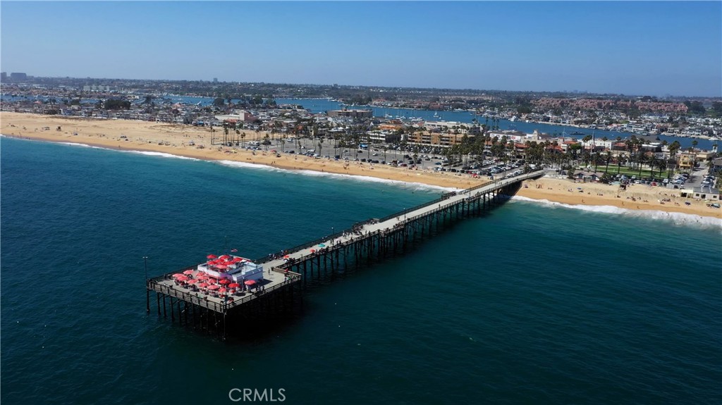 207 E Edgewater Avenue Rear