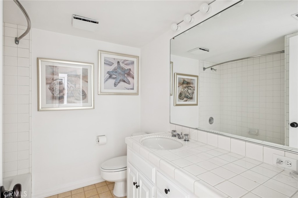 1214 E Balboa Boulevard