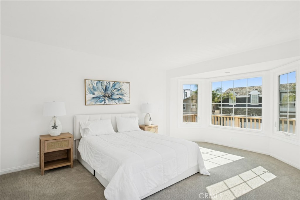 1214 E Balboa Boulevard