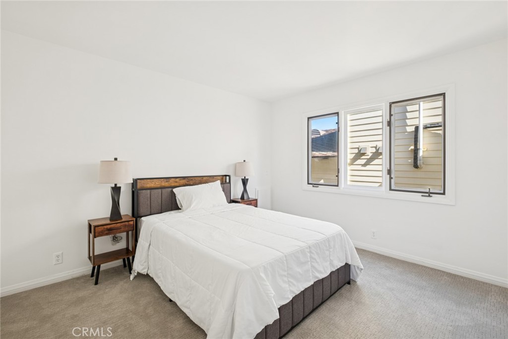 1214 E Balboa Boulevard