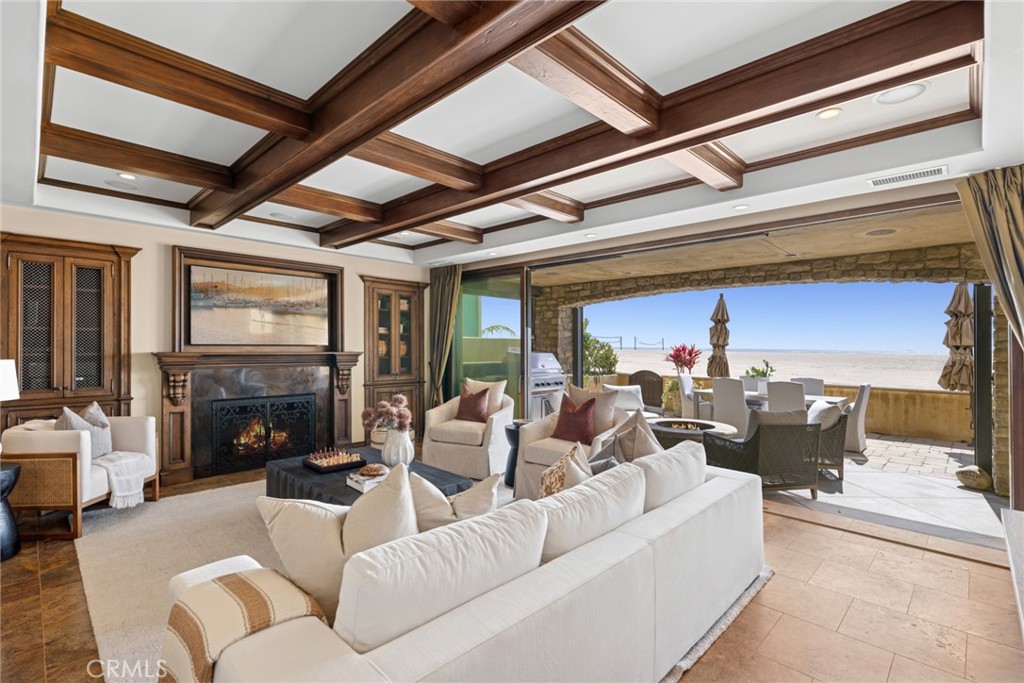 1414 W Oceanfront