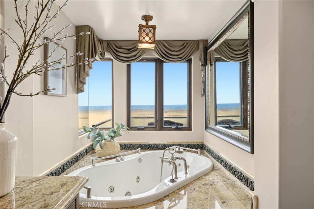 1414 W Oceanfront
