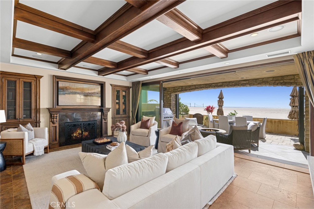 1414 W Oceanfront