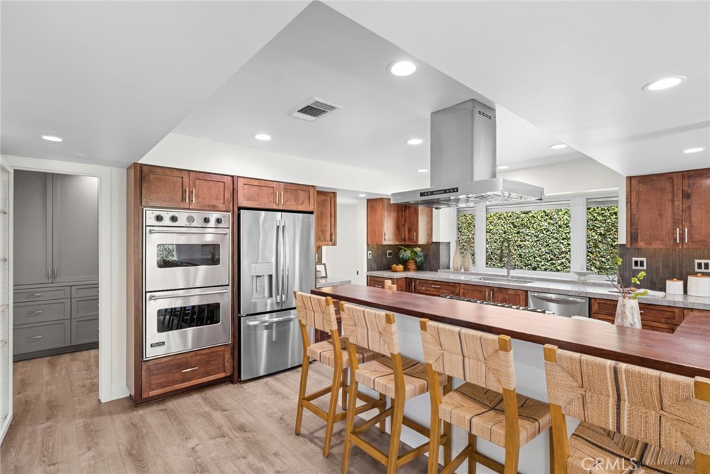 1800 Tradewinds Lane