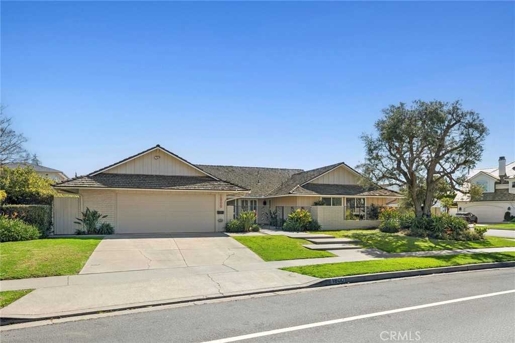 1800 Tradewinds Lane