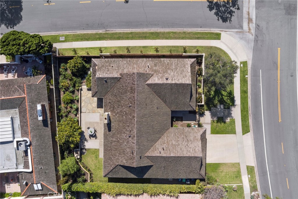 1800 Tradewinds Lane