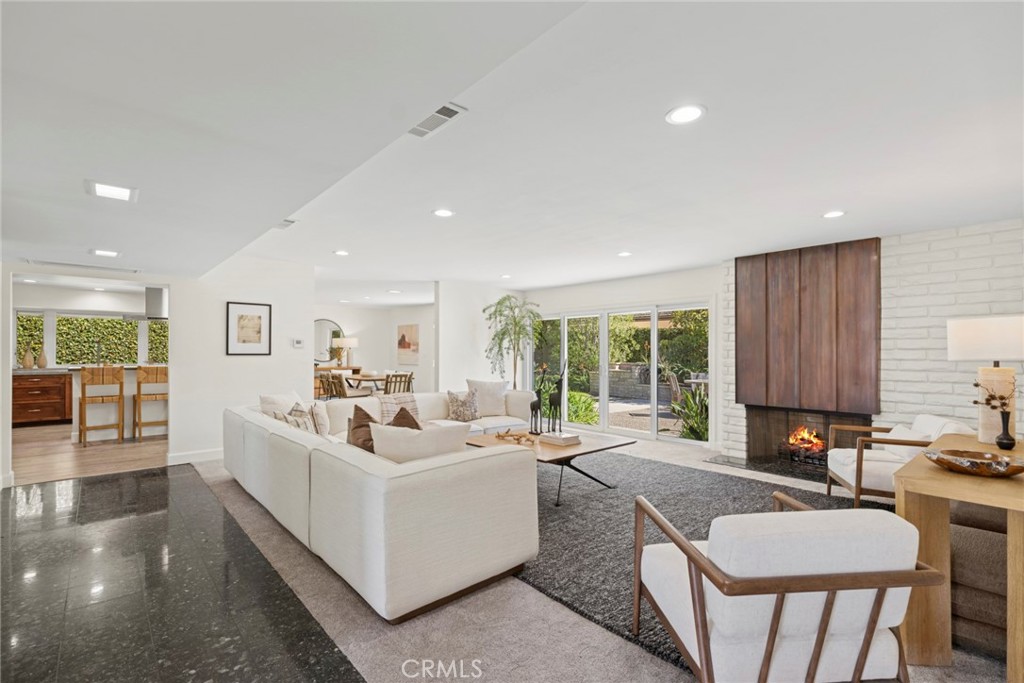 1800 Tradewinds Lane