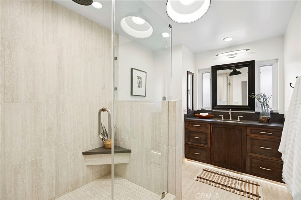 1800 Tradewinds Lane