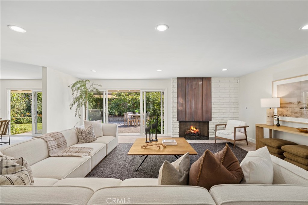 1800 Tradewinds Lane