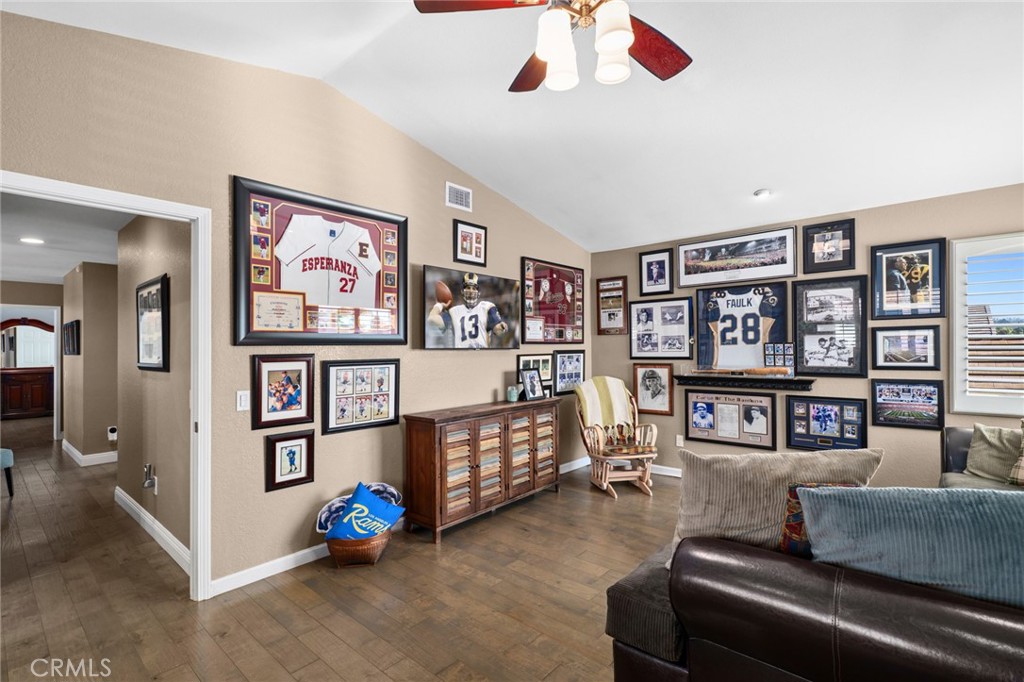 5850 Via Del Bisonte