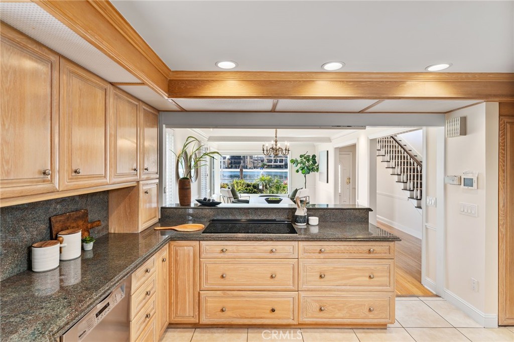 5585 E Corso Di Napoli